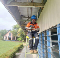 Kisim Lait project installations get underway at Araimiri Secondary School in Gulf Province